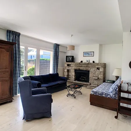 En Bord De A Jullouville, Acces Direct Plage, 6 Chambres, Jardin Et Barbecue - Fr-1-361-496