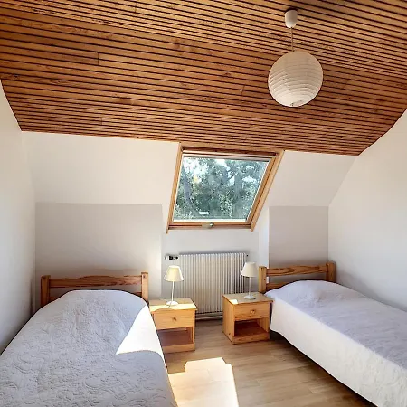 En Bord De A Jullouville, Acces Direct Plage, 6 Chambres, Jardin Et Barbecue - Fr-1-361-496 * Jullouville