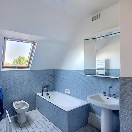 En Bord De A Jullouville, Acces Direct Plage, 6 Chambres, Jardin Et Barbecue - Fr-1-361-496 * Jullouville